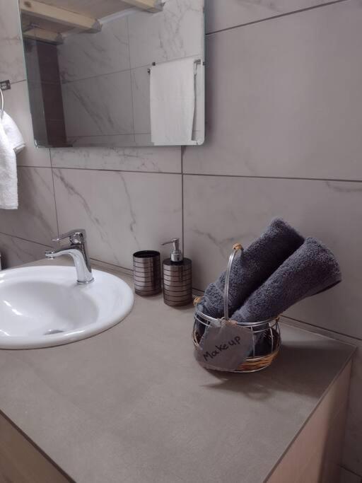 Snowbird-Late Check-Out Apartment Ierápetra Екстериор снимка